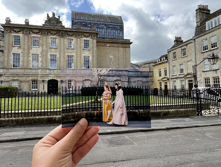 Szene aus "Bridgerton"am Beauford Square, Bath, England