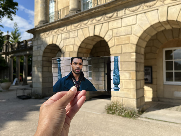 Szene aus "Bridgerton" am Holburne Museum, Bath, England