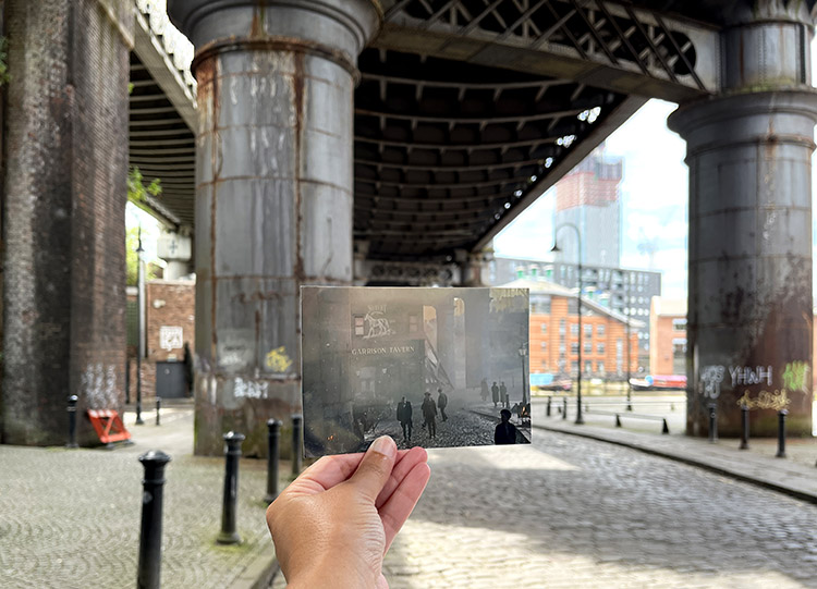 Szene aus "Peaky Blinders" in Castlefield, Manchester