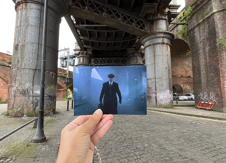 Szene aus "Peaky Blinders" in Castlefield, Manchester 
