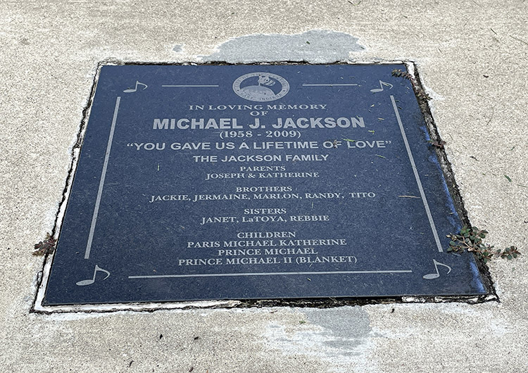 Plakette vor Michael Jacksons Zuhause in Gary, Indiana 